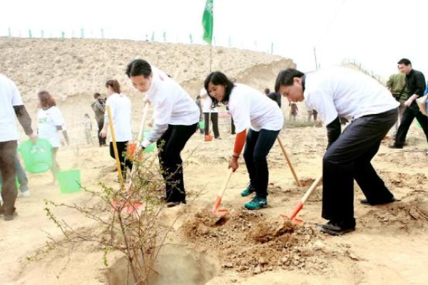 大自然家居佘學彬榮登中國家居業最高榮譽殿堂